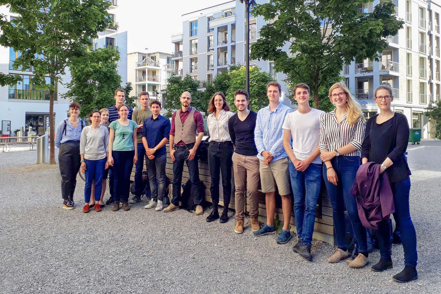 Die mit einem Exzellenzstipendium der Werner Siemens-Stiftung ausgezeichneten aktuellen und ehemaligen Fellows schätzen den Austausch untereinander und den Blick über den Tellerrand. Foto der mit einem Exzellenzstipendium der Werner Siemens-Stiftung ausgezeichneten aktuellen und ehemaligen Fellows.