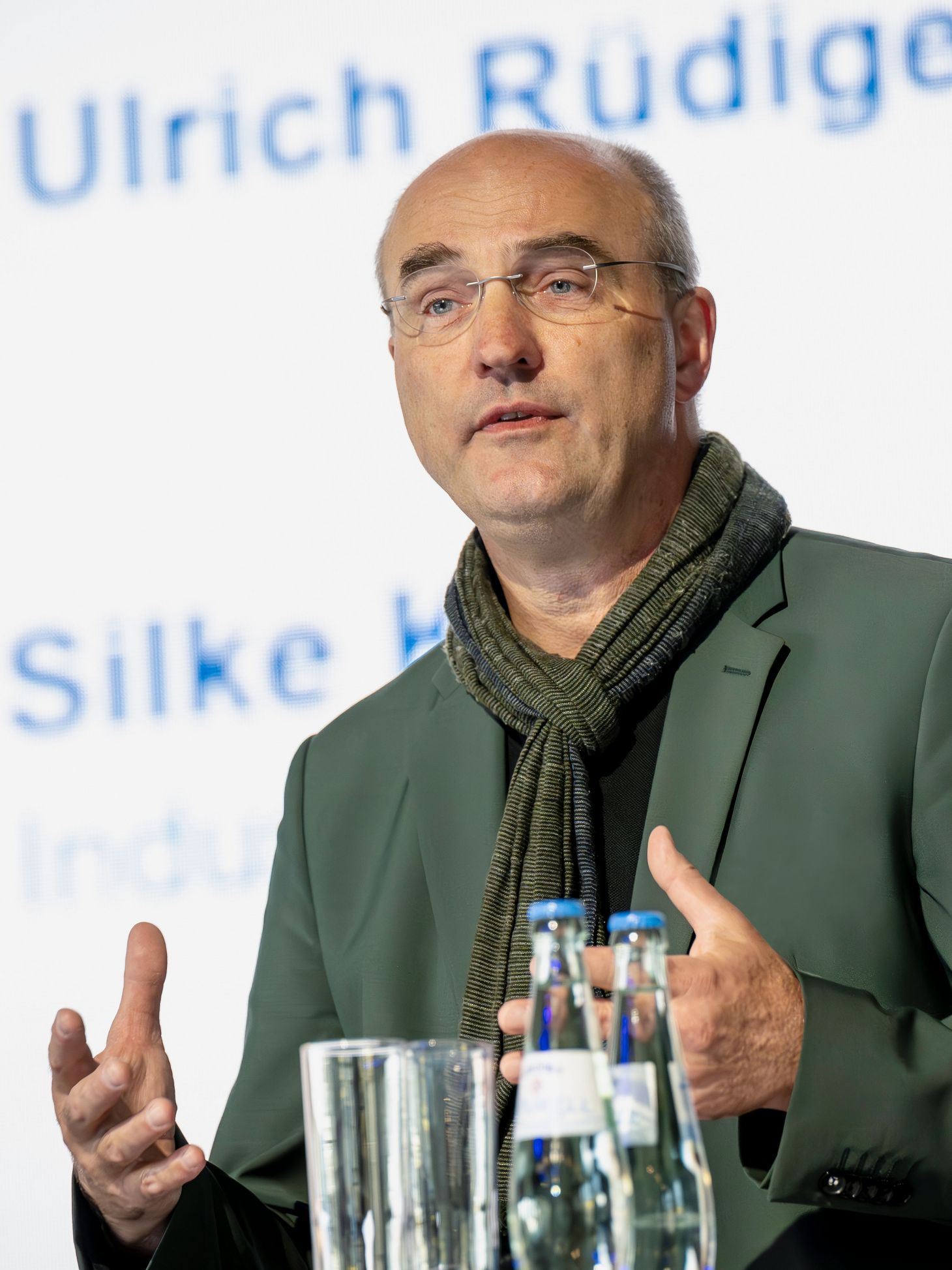 Rektor Ulrich Rüdiger ist es wichtig, dass Forschung neue Wege beschreitet. Rektor Ulrich Rüdiger