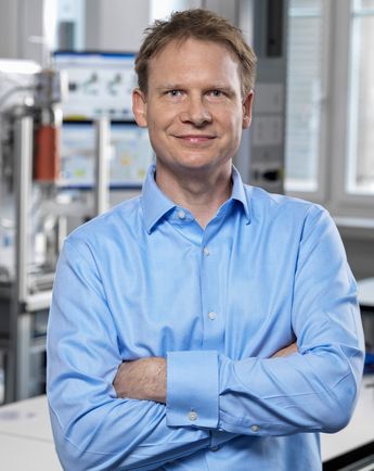 Martin O. Saar, holder of the ETH Zurich professorship for geothermal energy, which is funded by the Werner Siemens Foundation Martin O. Saar, holder of the ETH Zurich professorship for geothermal energy, which is funded by the Werner Siemens Foundation