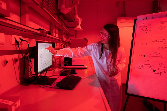 Chemistry or alchemy? Some molecules—so-called photoswitches—change shape when irradiated with light. Tests with infrared