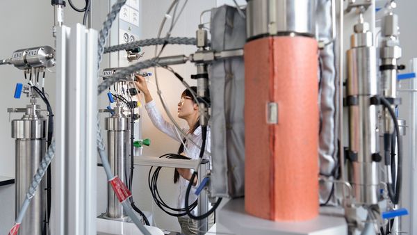 Eines von zahlreichen Experimenten, die nötig sind, um eines Tages die enorme Hitze im Erdinnern zur Stromerzeugung nutzen zu können.