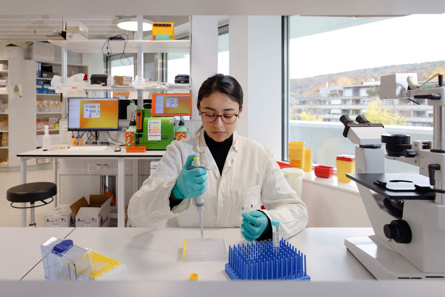 Bisher wurde der Hautersatz im Labor und an Versuchstieren getestet. Nun sollen im Rahmen einer Studie erste Patientinnen und Patienten damit behandelt werden.