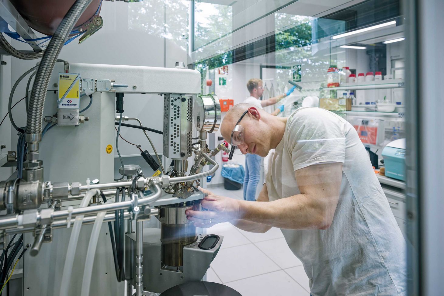 At QuinCat, the chemistry incubator at RWTH Aachen University, the start-up founders have ideal conditions to hone their recycling solution.
