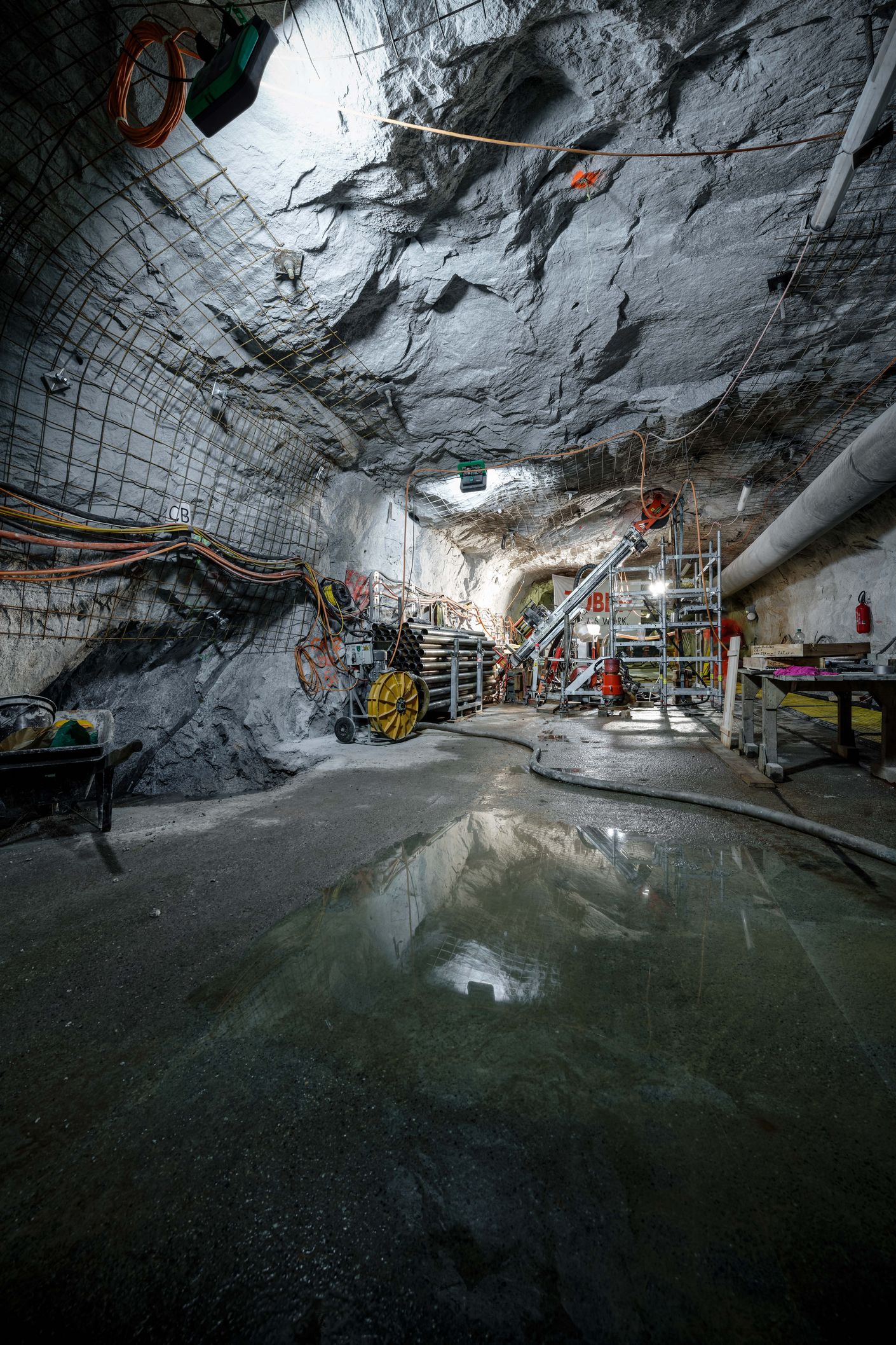 Photo of the Bedretto Underground Lab.