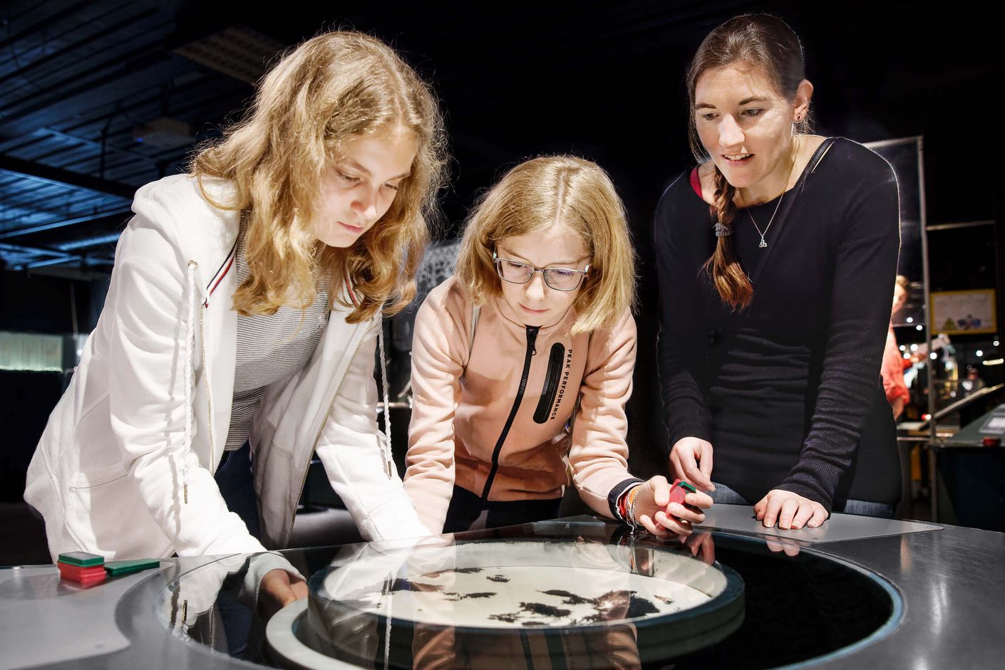 Photo of girls with a flair for technology of the mentoring programme Swiss TecLadies.