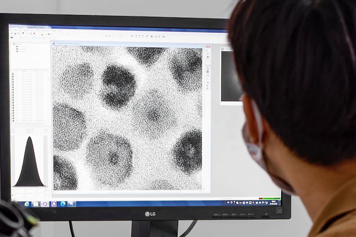 Noch ist die Herstellung neuer thermoelektrischer Materialsysteme grossteils Handarbeit. Mit einer neu geplanten Hochdurchsatz-Infrastruktur soll sich das ändern. Bildgebenden Methoden am Computer