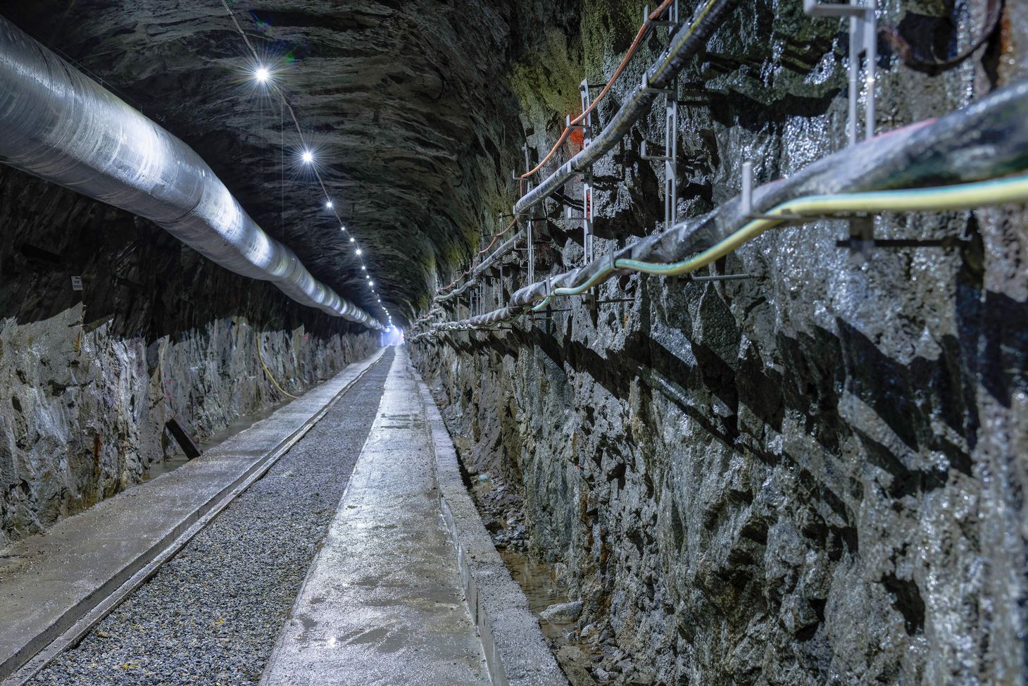 Der 5,2 Kilometer lange Bedretto-Tunnel diente einst als Belüftungsstollen des Furka-Tunnels. Heute beherbergt er ein einzigartiges Untergrundlabor für die Tiefengeothermie- und Erdbebenforschung.
