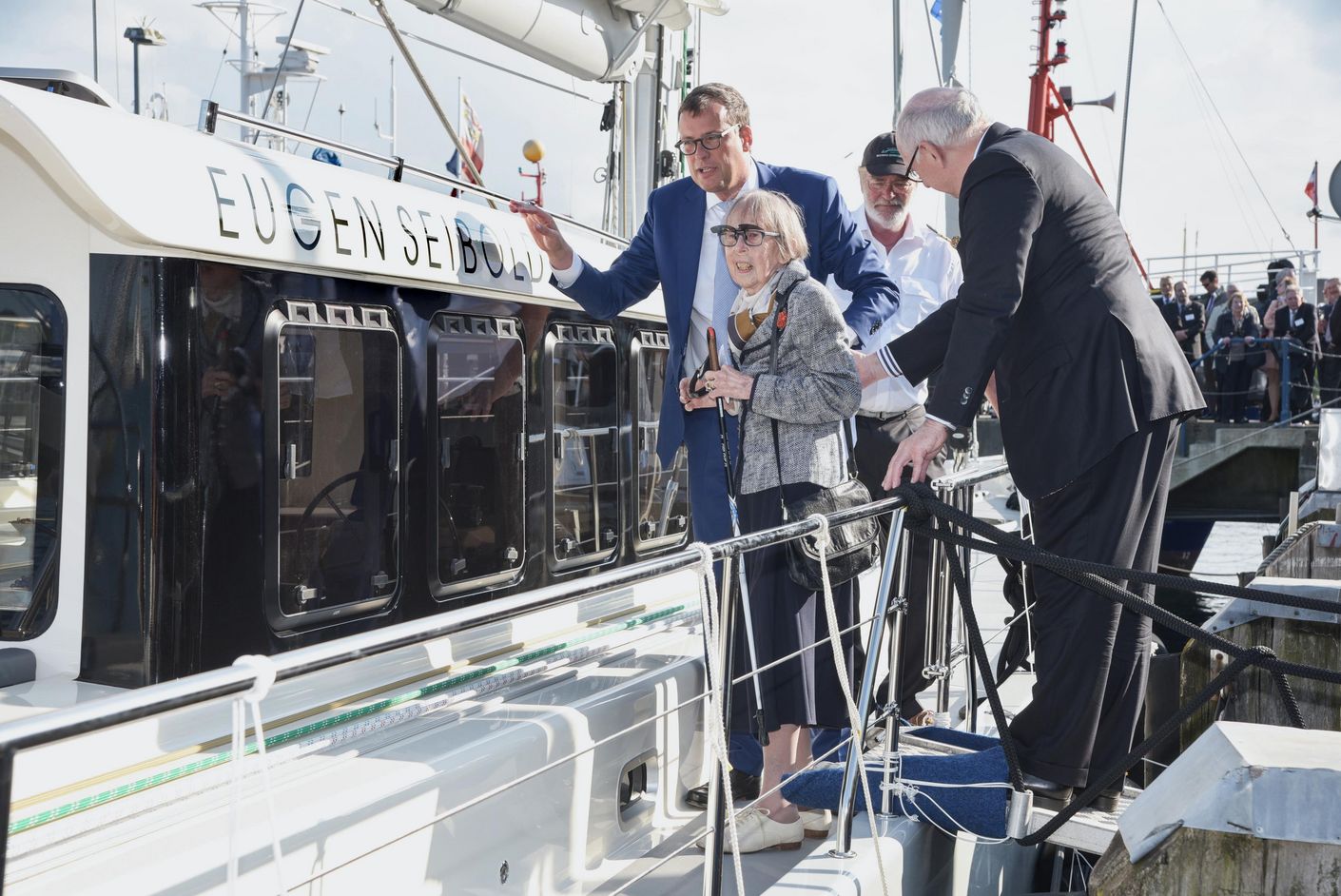 Foto von der Schiffstaufe der Eugen Seibold